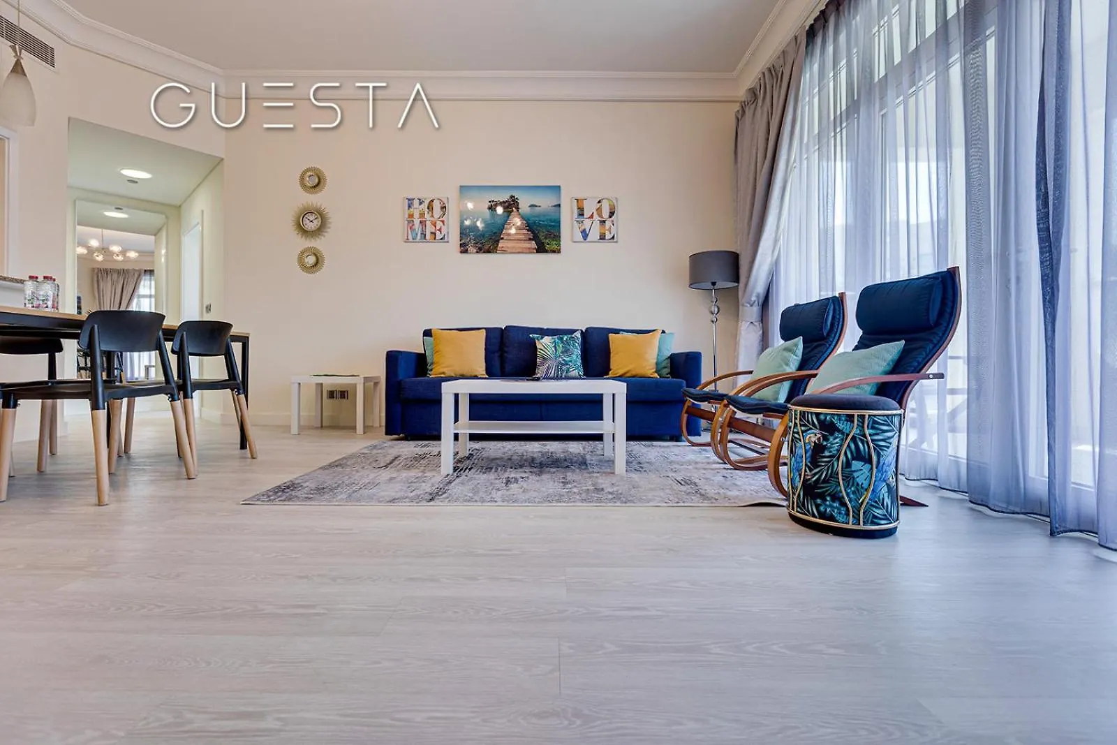 Shoreline The Palm, Free Beach & Pool Access Dubai Apartment