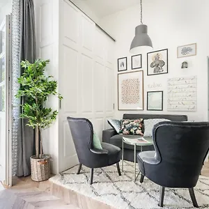Bpr King Street Vintage Design With A/c , Budapest Hungary
